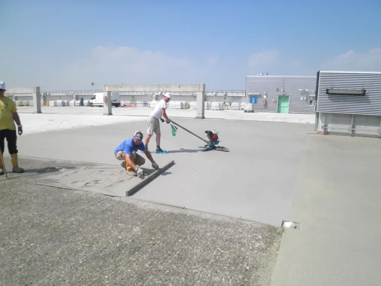 Cantiere di impermeabilizzazione in poliurea sul parcheggio in copertura dell'Aeroporto Marco Polo di Venezia